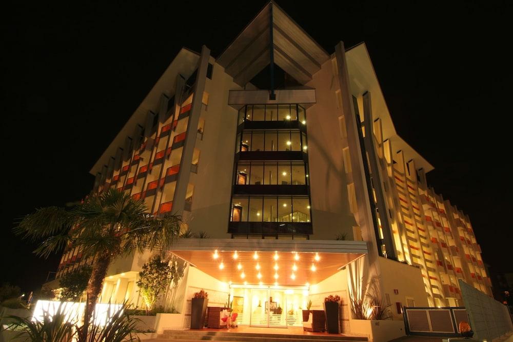 Palace 4*